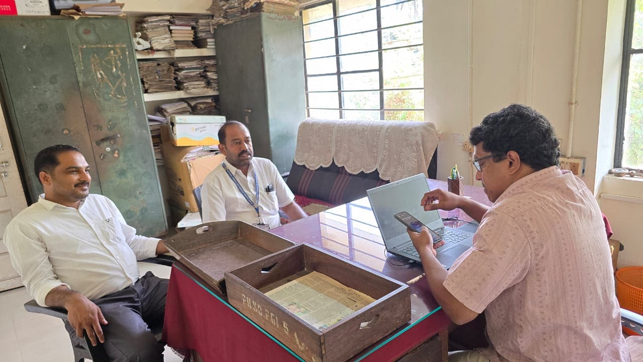പരപ്പനങ്ങാടി ജല അതോറിറ്റി ചീഫ് എൻജിനീയർ നാസറുമായി  കെ ഡി എഫ് സ്റ്റേറ്റ് പ്രസിഡന്റും സെക്രട്ടറിയും ചർച്ചയിൽ