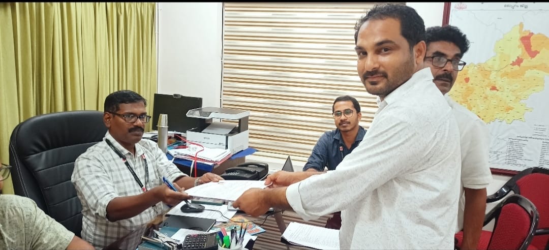 വള്ളിക്കുന്ന് നിയോജക മണ്ഡലം ആം ആദ്മി പാര്‍ട്ടി സ്ഥാനാര്‍ത്ഥിയായി ആം ആദ്മി  വെൽഫെയർ അസോസിയേഷൻ സൗദി അറേബ്യ ( ആവാസ്) റിയാദ് സെൻട്രൽ കമ്മിറ്റി കൺവീനർ അബ്ദുൽ അസീസ് കടലുണ്ടി നാമനിര്‍ദ്ദേശക പത്രിക സമര്‍പ്പിച്ചു.